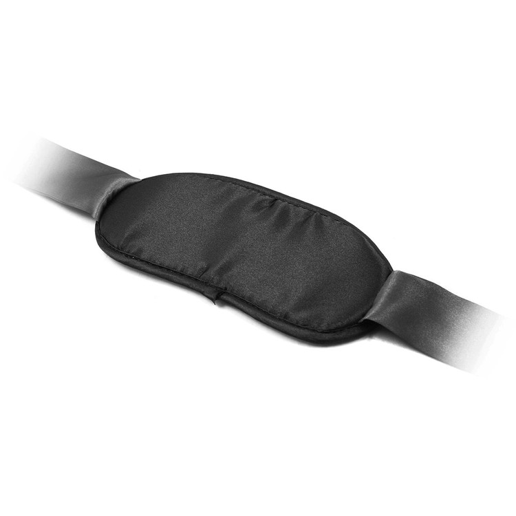 כיסוי עיניים עם קשירת סרט סטן שחור