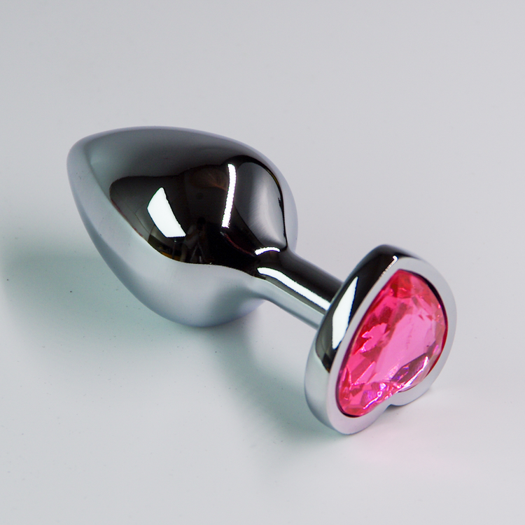 פלאג מתכת יהלום לב ורוד - קטן / 28 מ"מ