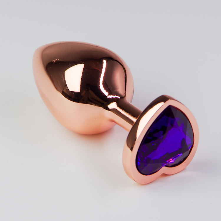 פלאג מתכת רוז גולד יהלום לב סגול כהה - קטן / 28 מ"מ