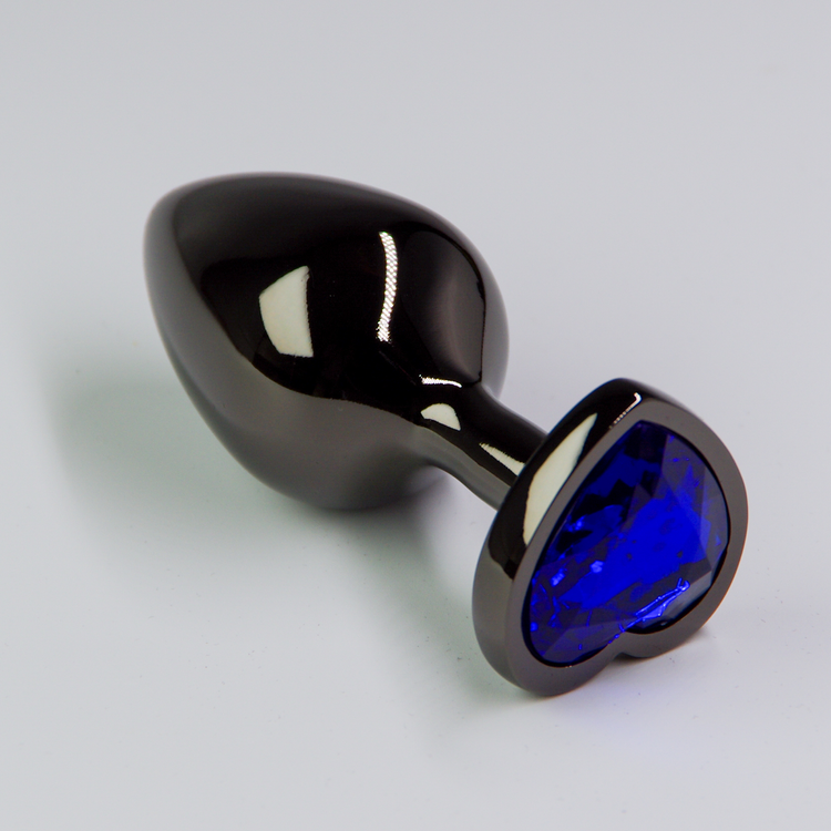 פלאג מתכת שחורה יהלום לב כחול כהה - קטן / 28 מ"מ