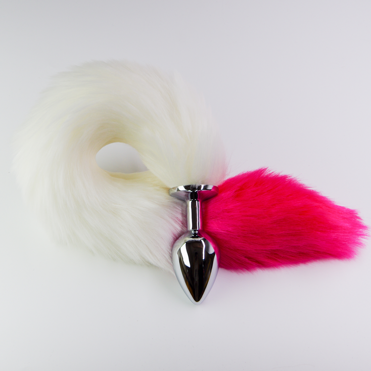 פלאג מתכת עם זנב שועל לבן עם קצה אדום - קטן / 28 מ"מ